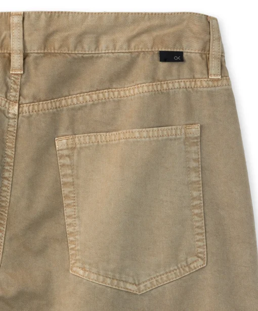 Ambassador Slim Fit: Chino